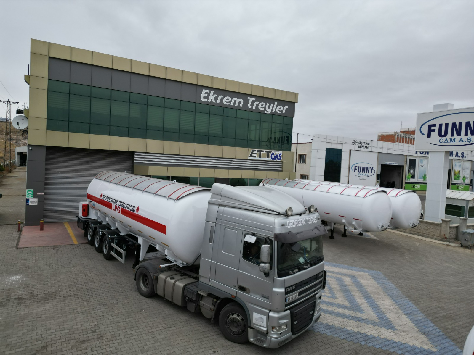 Durmaksızın 45 M3 LPG Treyler Gönderdik #lpg #treyler #semitreyler #ettgas #lpgtreyler